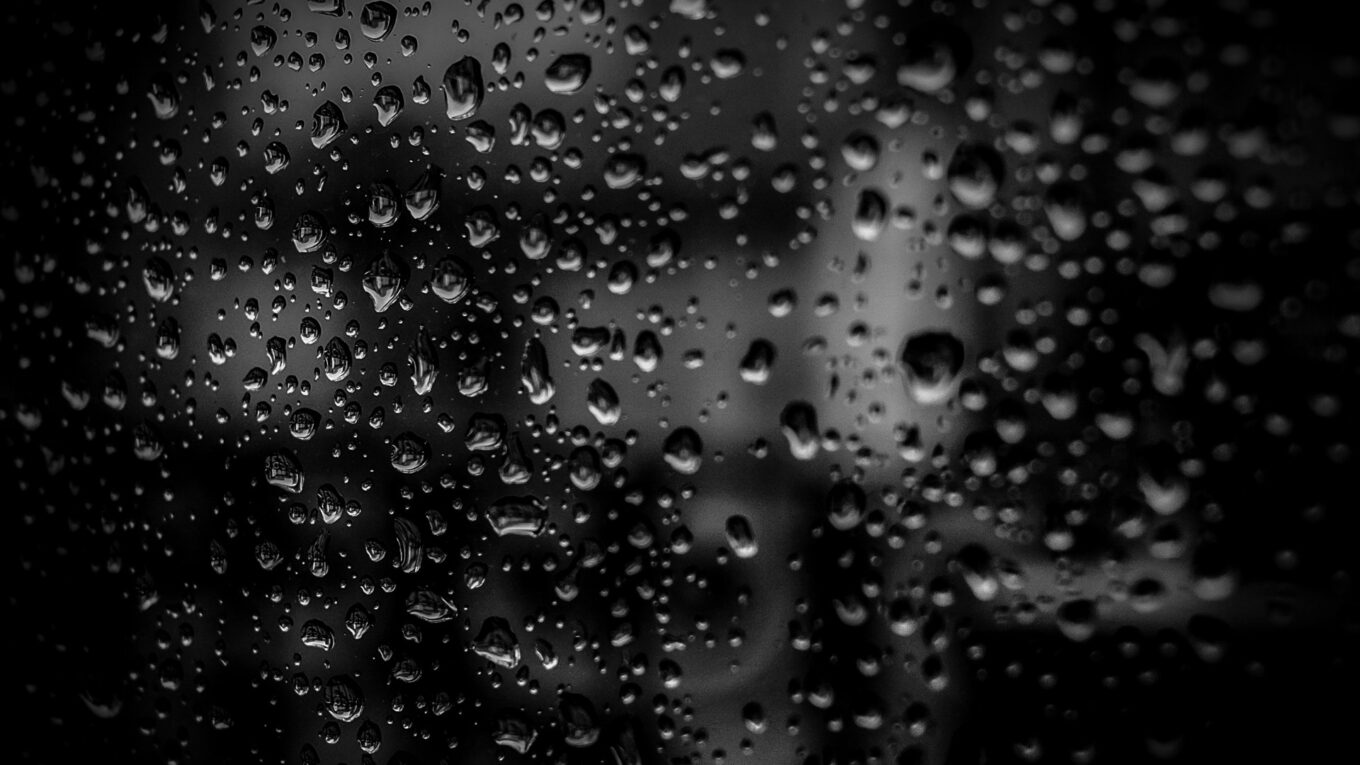 Raindrops on a window, blakc and white